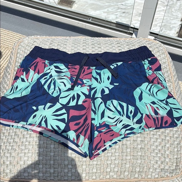 Patagonia Green and Pink Athletic Shorts with Quick-Dry Fabric Medium - Picture 1 of 5